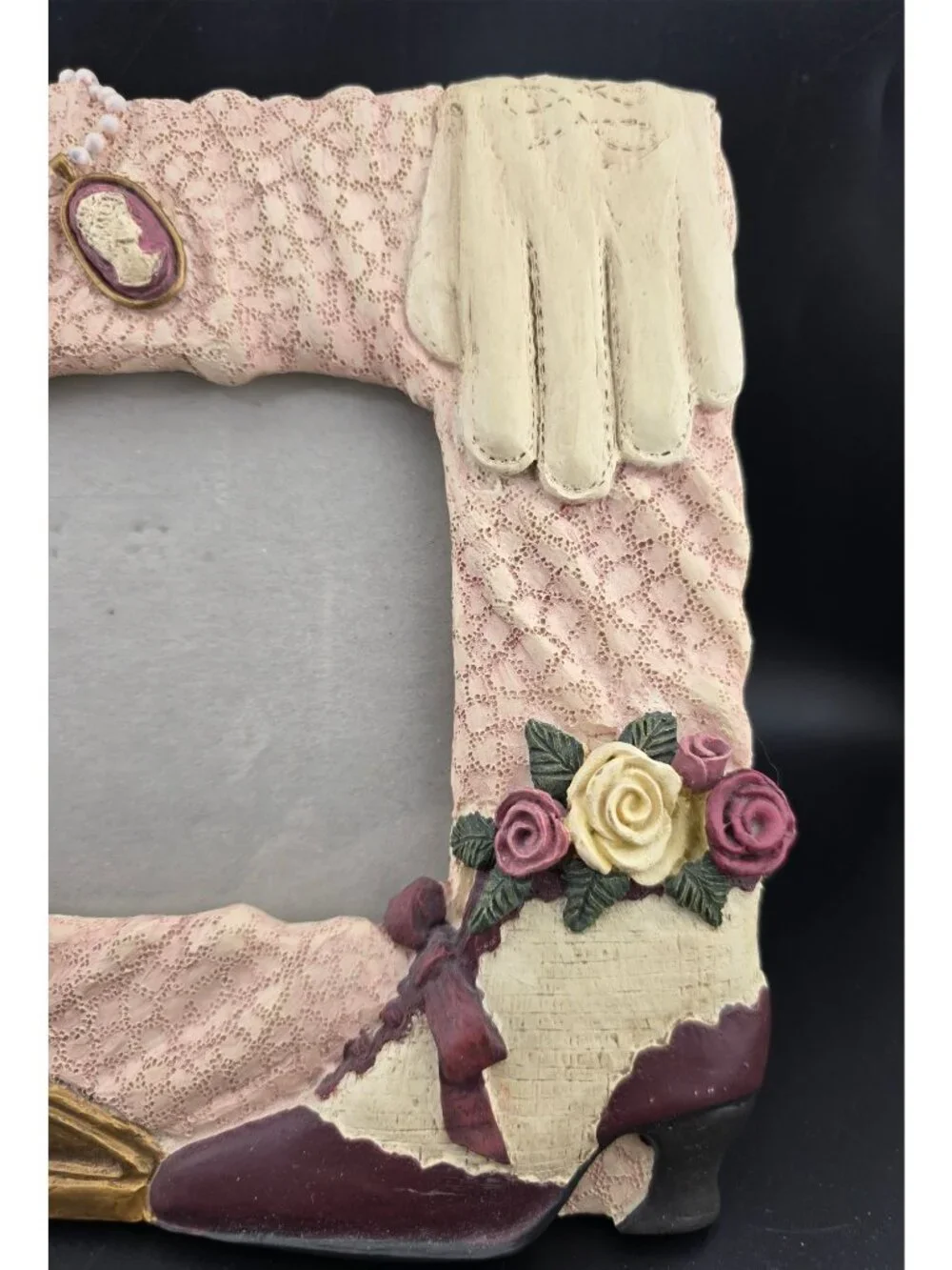 Vintage Victorian-Inspired Resin Photo Frame 3